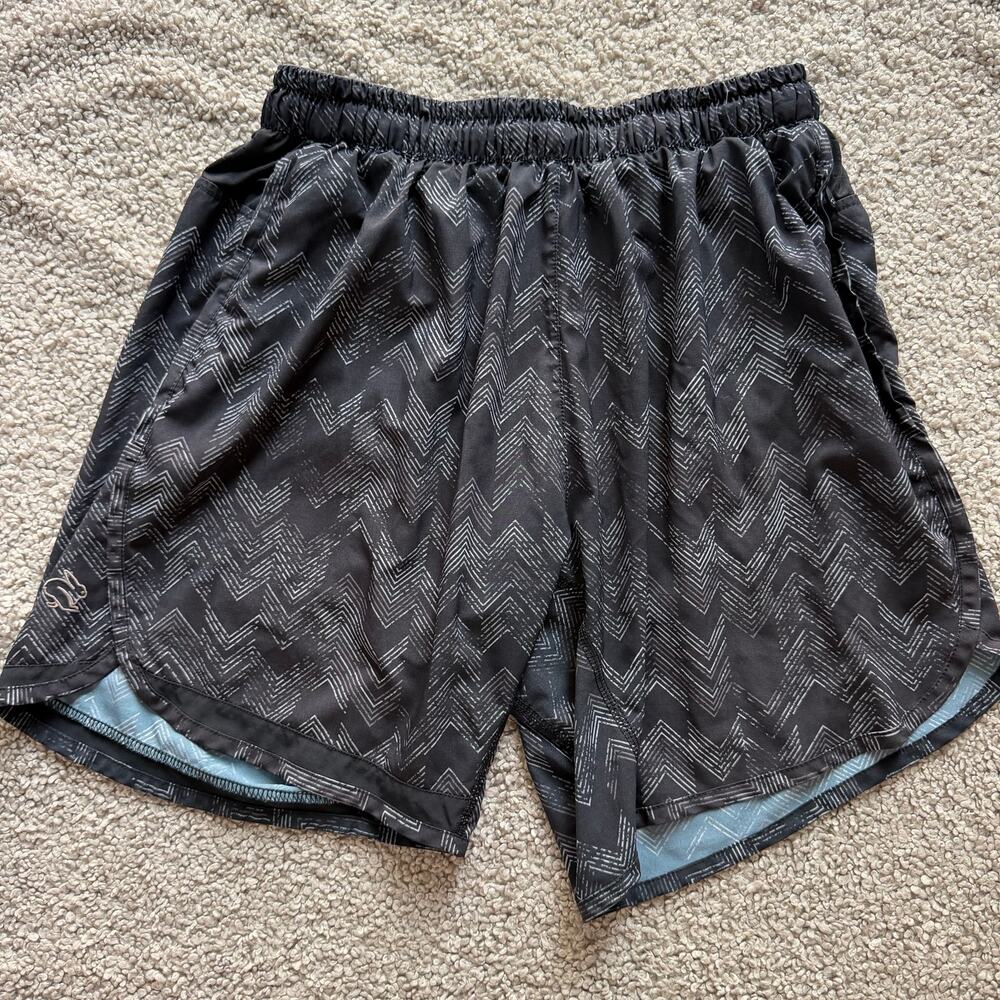 Rabbit Men’s Chevron Geometric Black Asphalt 7” Running Shorts Sz Medium